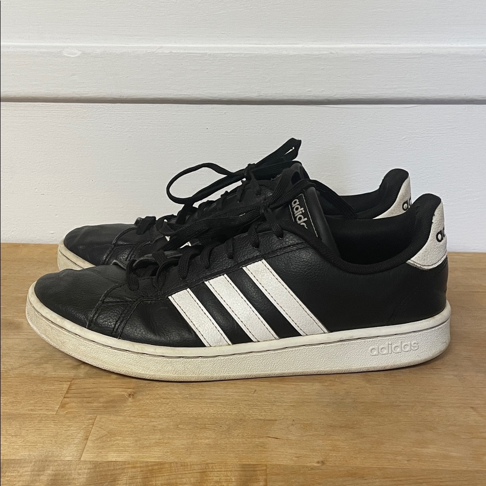 adidas original campus three stripe leather look casual sneakers women’s size 10